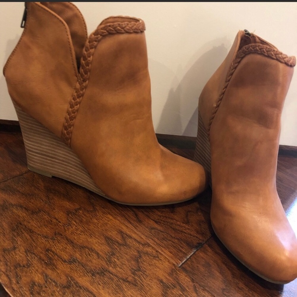 Report wedge booties